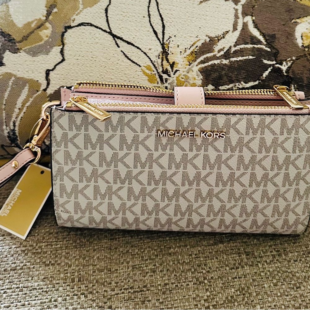 Michael Kors Wristlet. Large Jet Set Blush Multi Huge organization - Picture 13 of 15